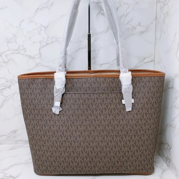 Michael Kors JST Medium Carryall Tote - Picture 7 of 9